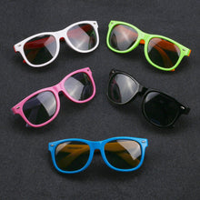 Load image into Gallery viewer, fashion summer sunglasses for kids